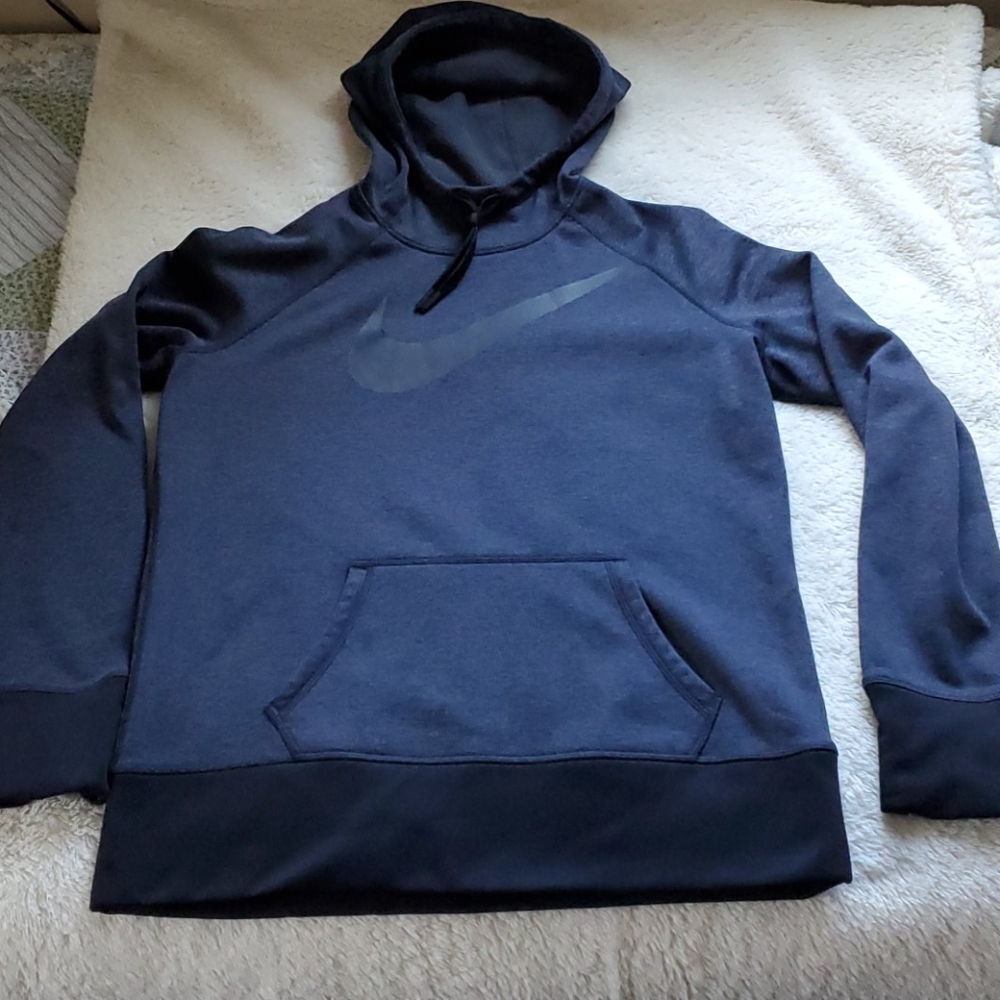 Nike Therma-Fit sweatshirt